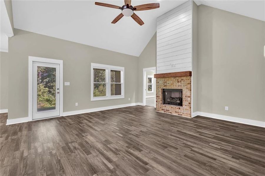 Spacious, unfurnished interior of a new home in , Macon (Image 33).