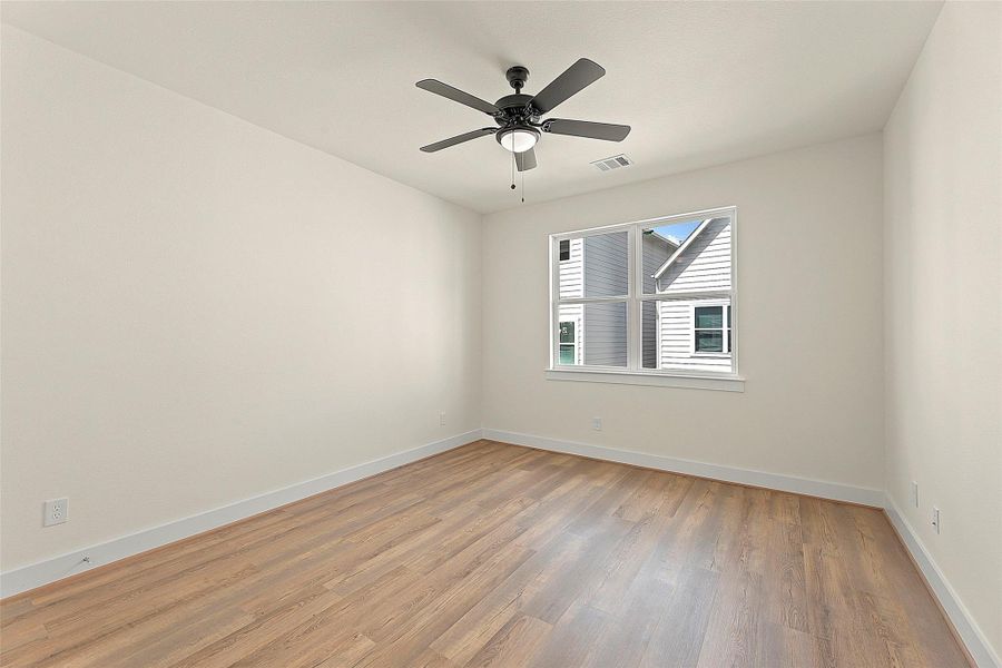 Spacious, unfurnished interior of a new home in , Houston (Image 32).