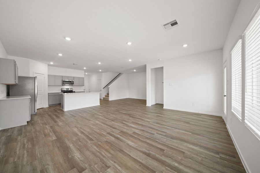 Spacious, unfurnished interior of a new home in Grand Pines, Magnolia (Image 16). Spacious, unfurnished interior of a new home in Grand Pines, Magnolia (Image 16).