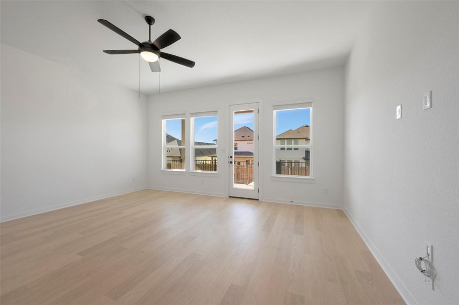 Spacious, unfurnished interior of a new home in Heritage, Dripping Springs (Image 18).