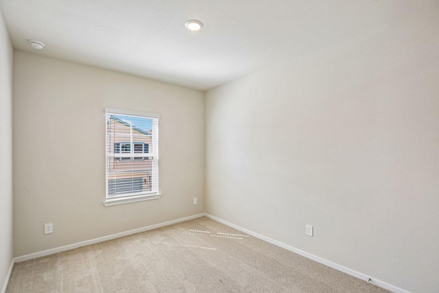 Spacious, unfurnished interior of a new home in Kemah Crossing - City Series, Kemah (Image 33).