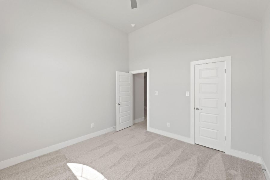 Spacious, unfurnished interior of a new home in Briarwood Crossing, Rosenberg (Image 32).