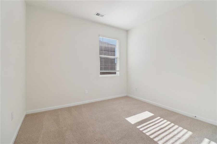 Spacious, unfurnished interior of a new home in Broder Farm, Stockbridge (Image 19).