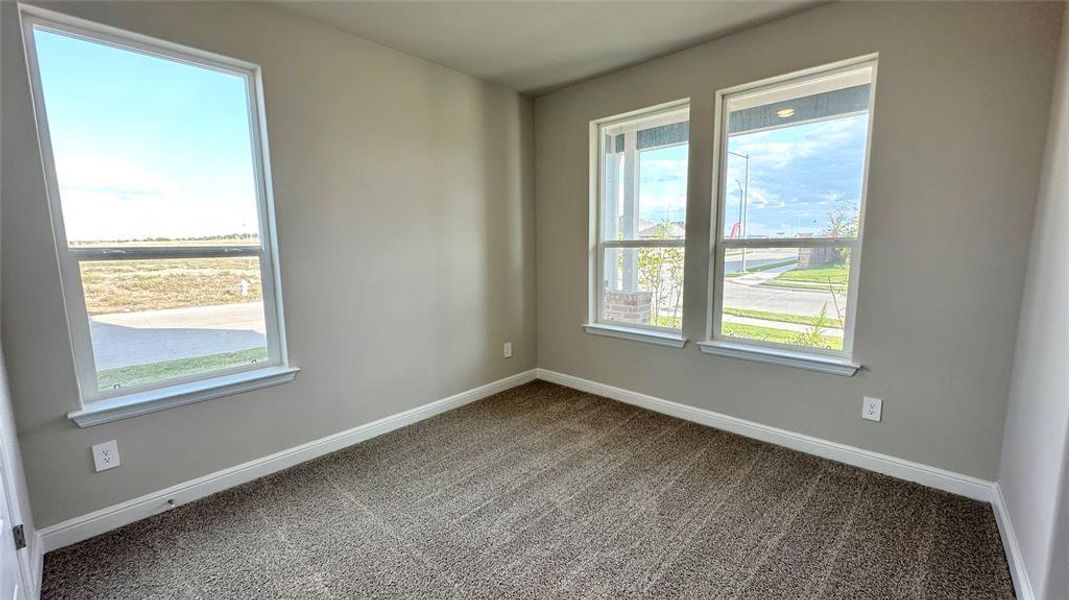 Spacious, unfurnished interior of a new home in Rock Creek Ranch, Fort Worth (Image 13). Spacious, unfurnished interior of a new home in Rock Creek Ranch, Fort Worth (Image 13).