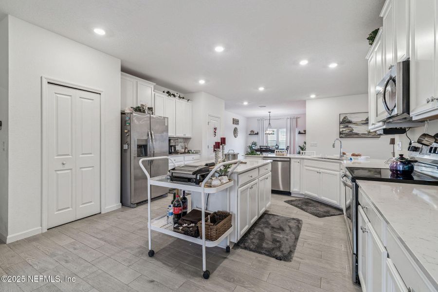 Furnished interior view inside a new home in Amelia Walk, Fernandina Beach (Image 37).