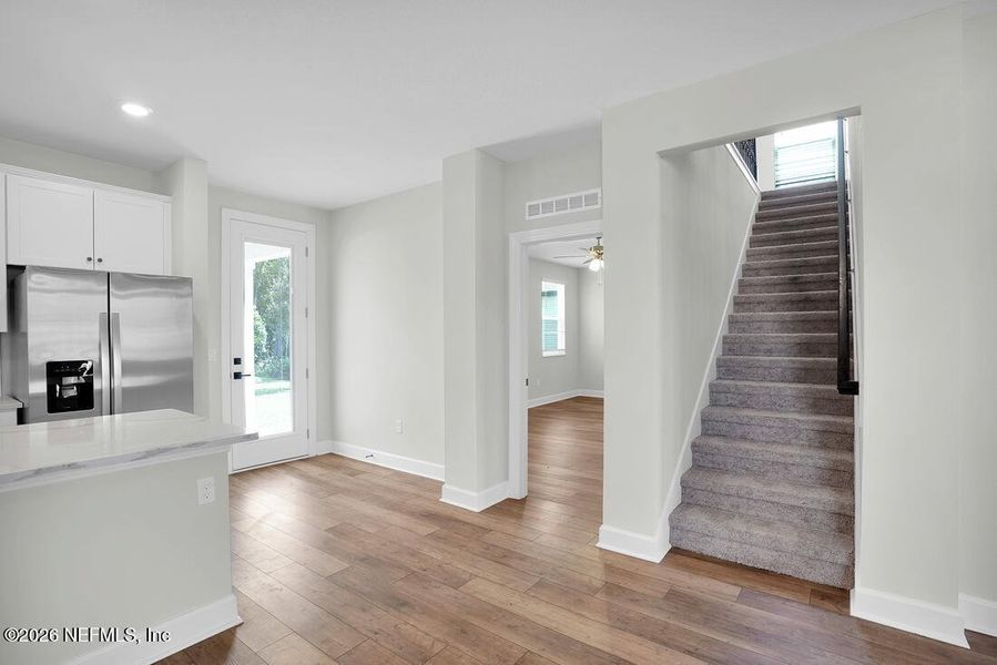 Spacious, unfurnished interior of a new home in , Jacksonville (Image 18).