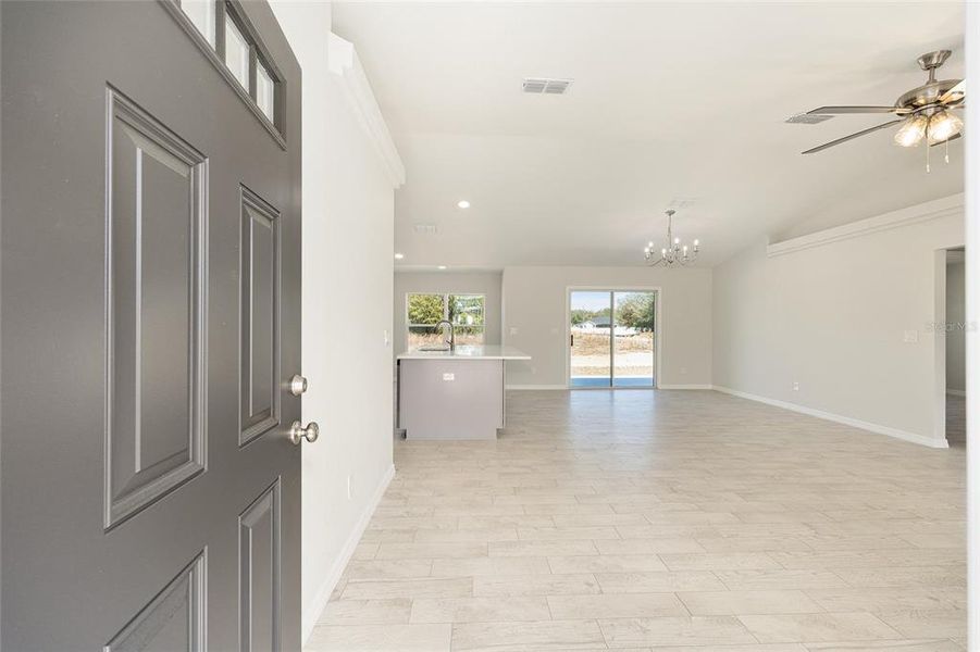 Spacious, unfurnished interior of a new home in , Ocala (Image 33).