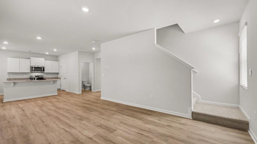 Spacious, unfurnished interior of a new home in Oakleigh Glen, Dallas (Image 26).