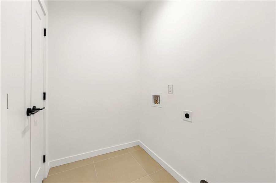 Spacious, unfurnished interior of a new home in , Atlanta (Image 21).