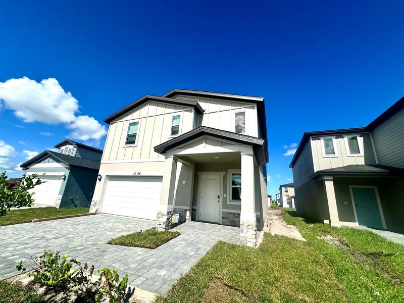 Furnished interior view inside a new home in Meritage Homes at Terra Lago - Premier Series, Indiantown (Image 5).