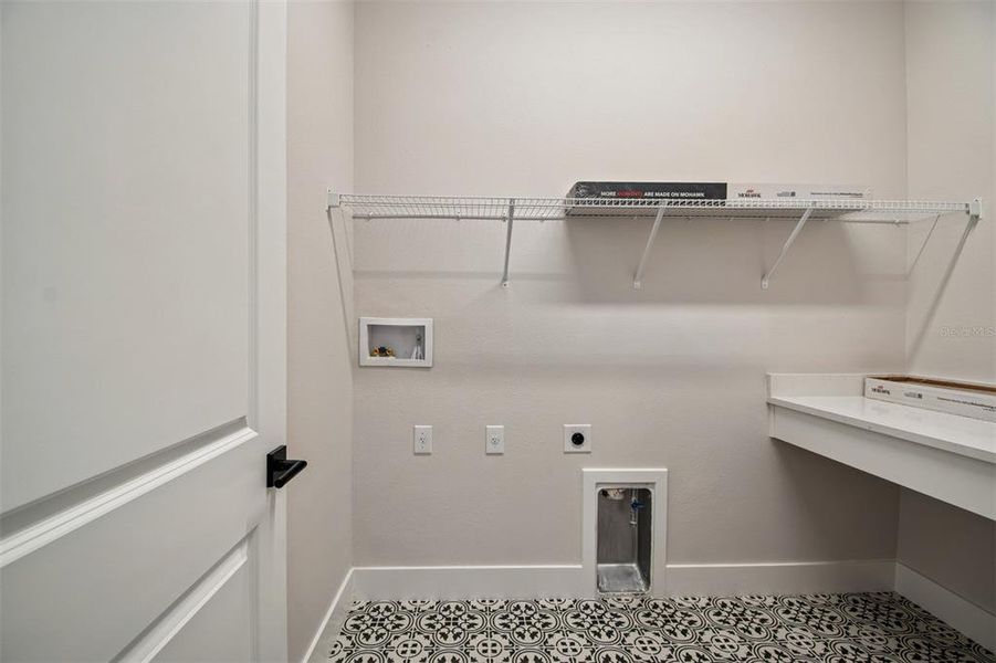 Spacious, unfurnished interior of a new home in Emerald Landing at Waterside at Lakewood Ranch – Lake Series, Sarasota (Image 28).