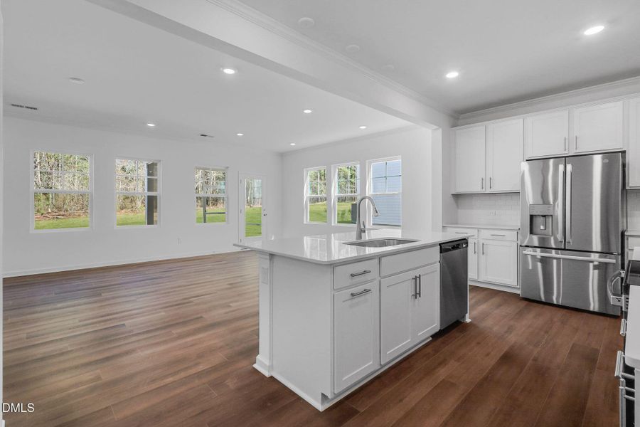 SUN_CaitlinCrossing_Pic_Chadwick-11