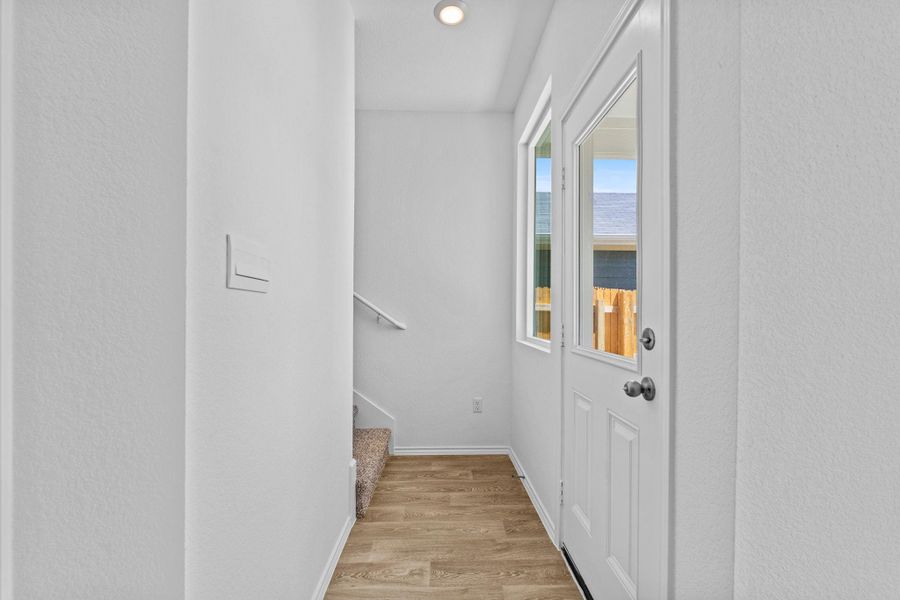 Spacious, unfurnished interior of a new home in Valverde, Bastrop (Image 27).