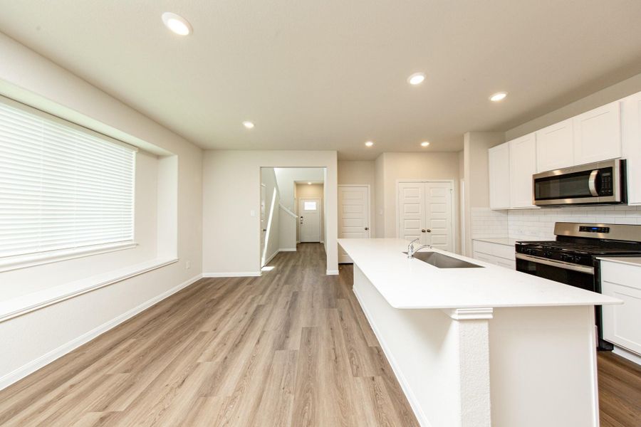 Furnished interior view inside a new home in River's Edge, Conroe (Image 7). Furnished interior view inside a new home in River's Edge, Conroe (Image 7).