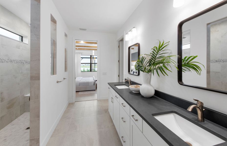 Owner's bath with walk-in shower Owner's bath with walk-in shower
