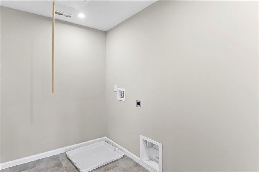 Spacious, unfurnished interior of a new home in Sage Woods, Dallas (Image 28).