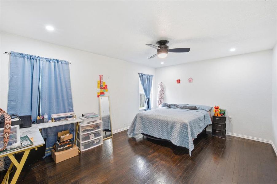 Furnished interior view inside a new home in , Hillsboro (Image 15).