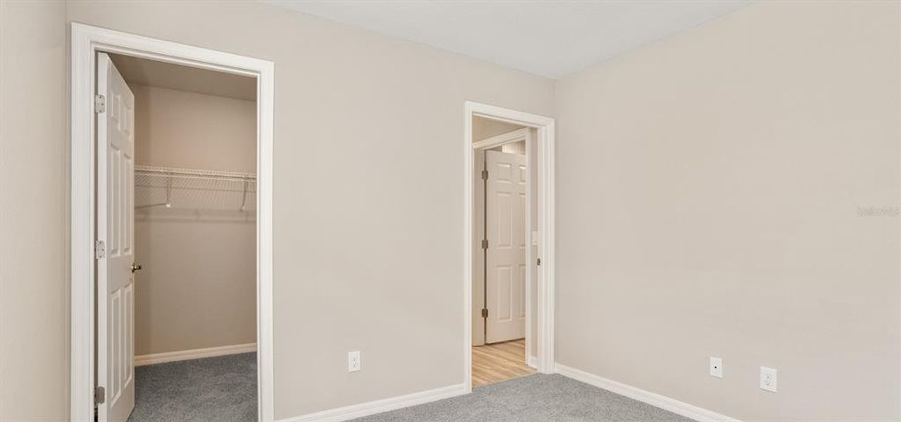 Spacious, unfurnished interior of a new home in , St. Cloud (Image 6).