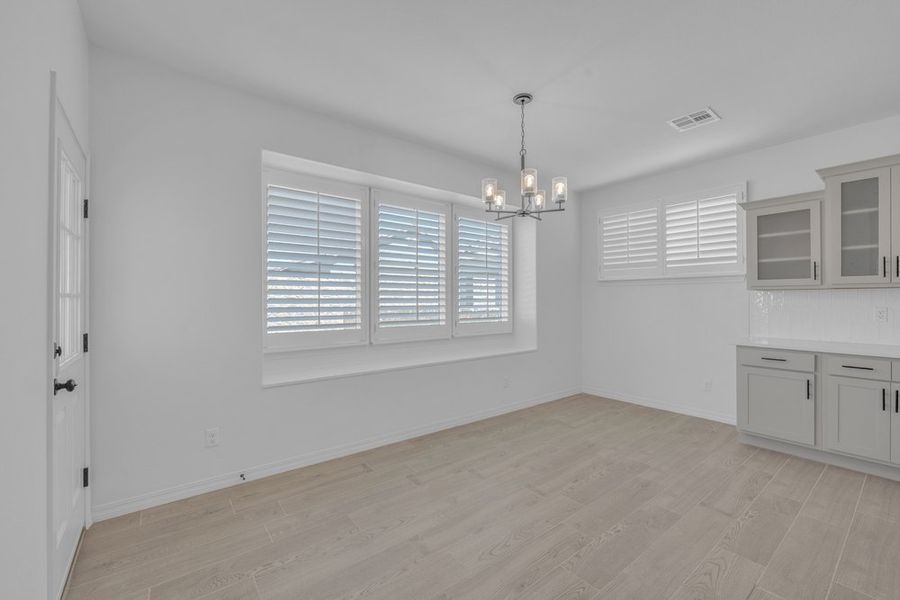 Representative unfurnished interior of a home built from the Bellagio 425SSC by Saratoga Homes in Paseo Del Este, El Paso (Image 30).