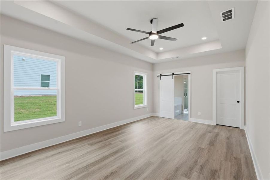 Spacious, unfurnished interior of a new home in , Gainesville (Image 29).