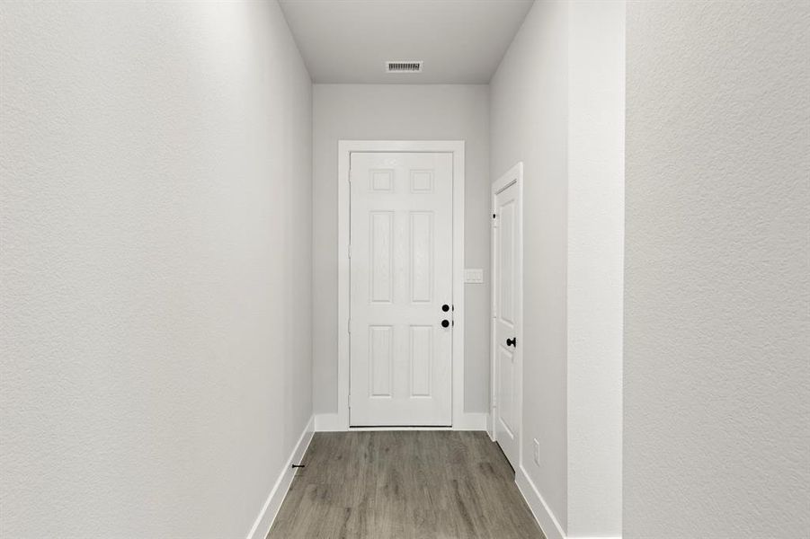 03. 2360 Bell - Entry