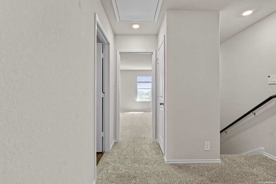 Spacious, unfurnished interior of a new home in Redbird Ranch, San Antonio (Image 28).