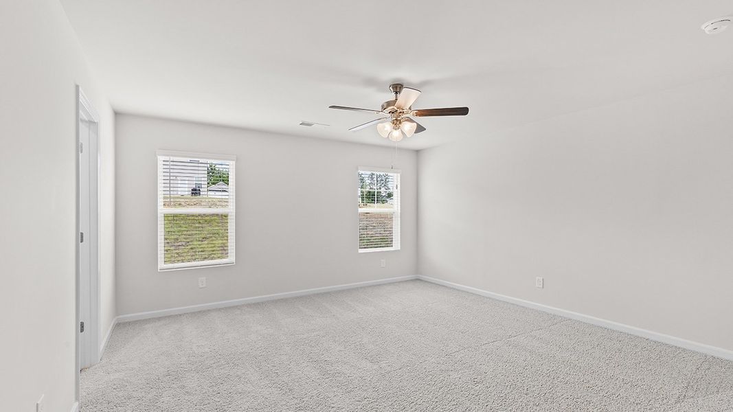 Spacious, unfurnished interior of a new home in Bellemeade Landing, Augusta (Image 16).