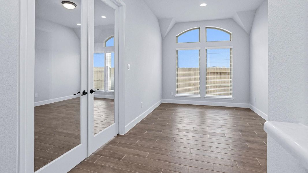 Spacious, unfurnished interior of a new home in Everly, Hockley (Image 12).