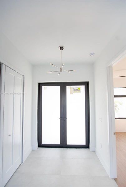 Spacious, unfurnished interior of a new home in , Cape Coral (Image 23).