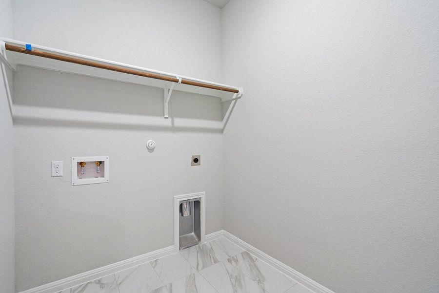 Spacious, unfurnished interior of a new home in Sage Hollow, Kyle (Image 16). Spacious, unfurnished interior of a new home in Sage Hollow, Kyle (Image 16).