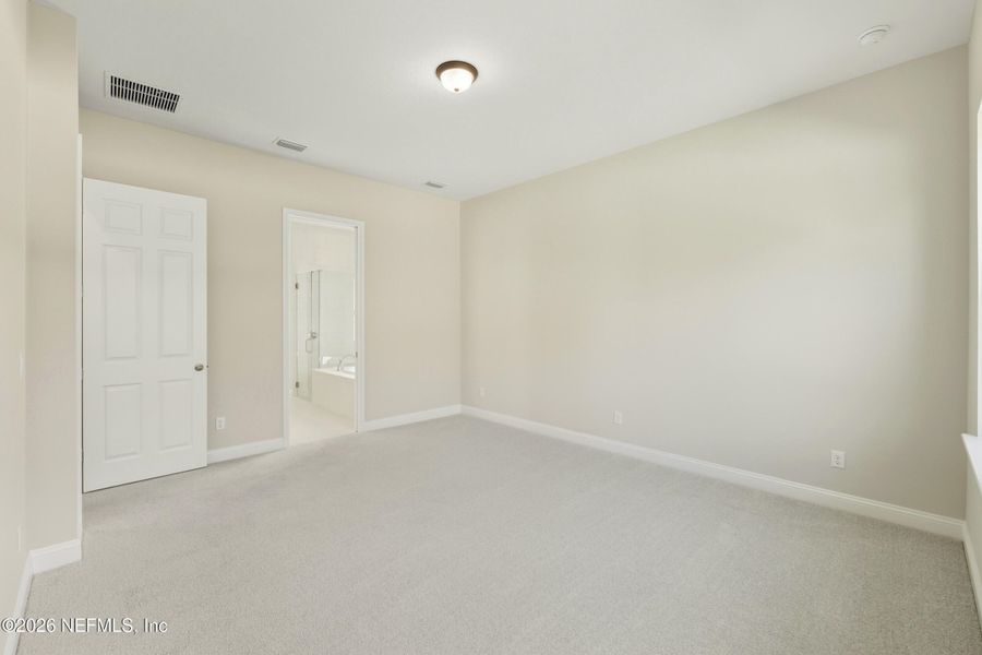 Spacious, unfurnished interior of a new home in Silver Landing at SilverLeaf, St. Augustine (Image 51).