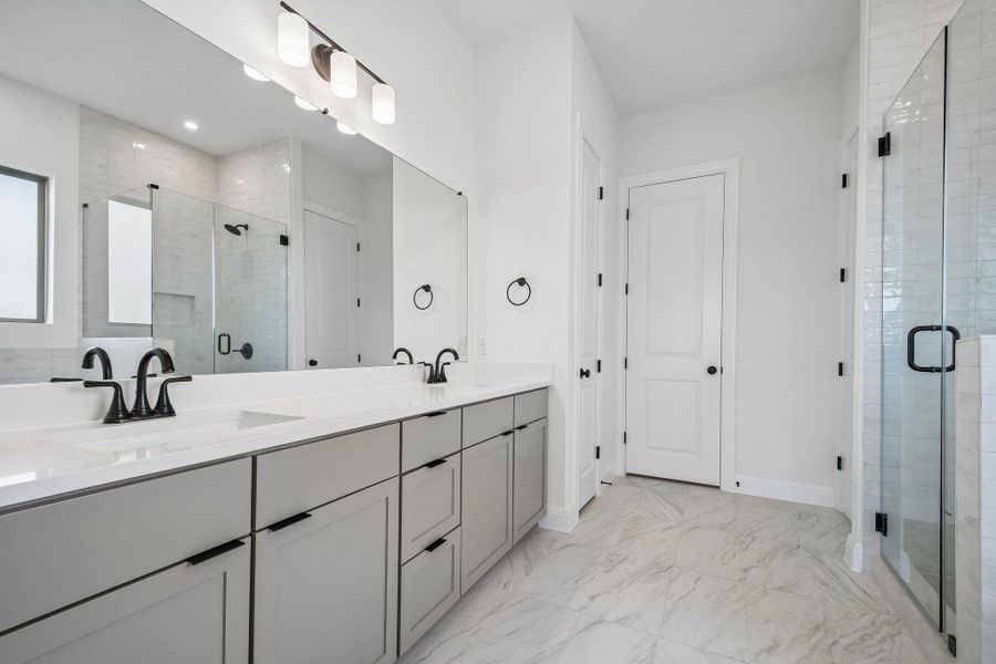 Furnished interior view inside a new home in Sauls Ranch, Round Rock (Image 10).