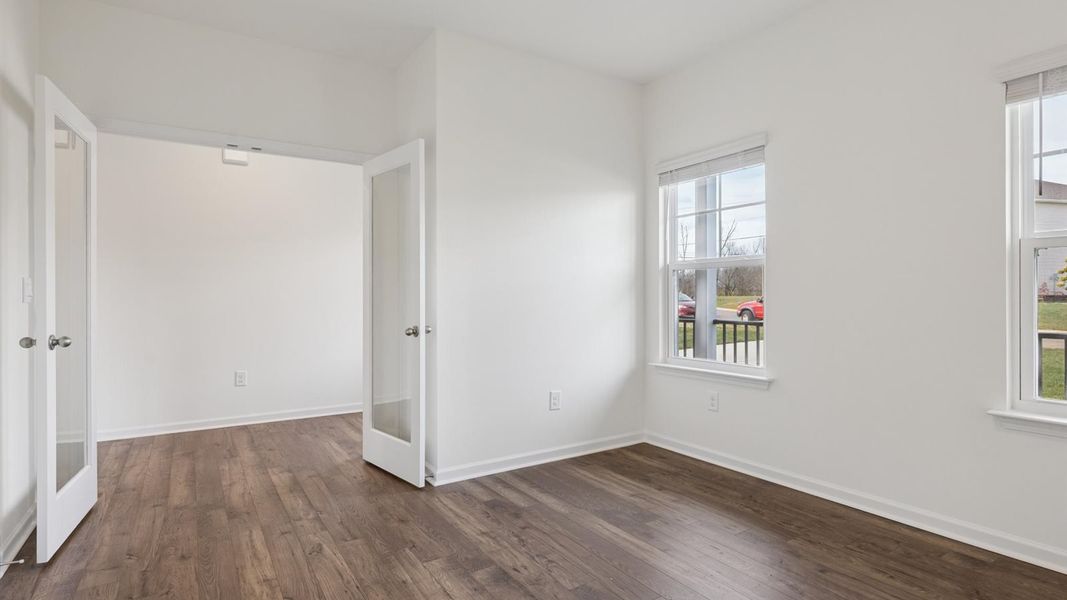 Spacious, unfurnished interior of a new home in Whispering Springs, Maryville (Image 15).