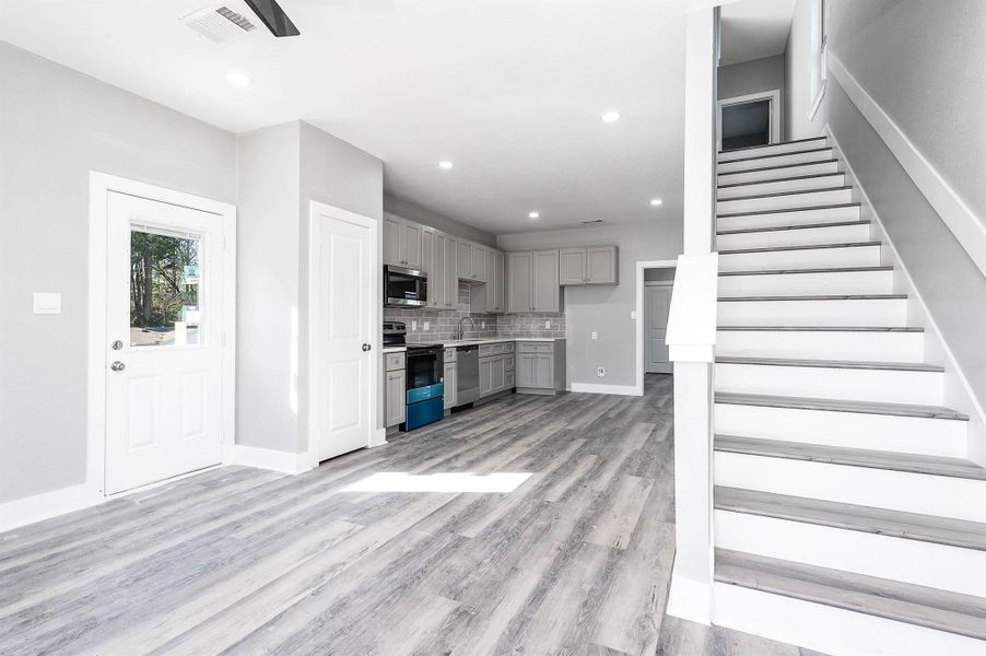 Spacious, unfurnished interior of a new home in , Montgomery (Image 10).