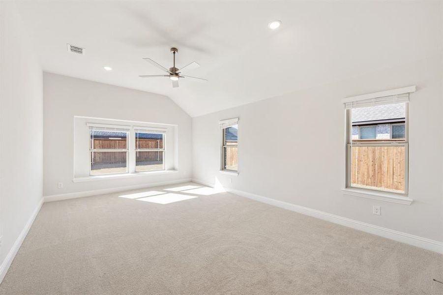 Spacious, unfurnished interior of a new home in Terracina, Rockwall (Image 19).