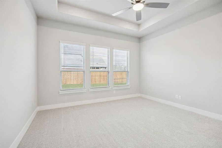 Spacious, unfurnished interior of a new home in Dove Hollow, Waxahachie (Image 29). Spacious, unfurnished interior of a new home in Dove Hollow, Waxahachie (Image 29).