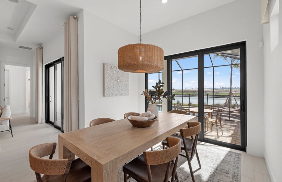 Modern dining spaces in active adult communities Modern dining spaces in active adult communities