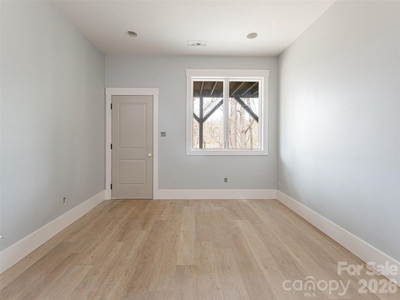 Spacious, unfurnished interior of a new home in , Fairview (Image 12).
