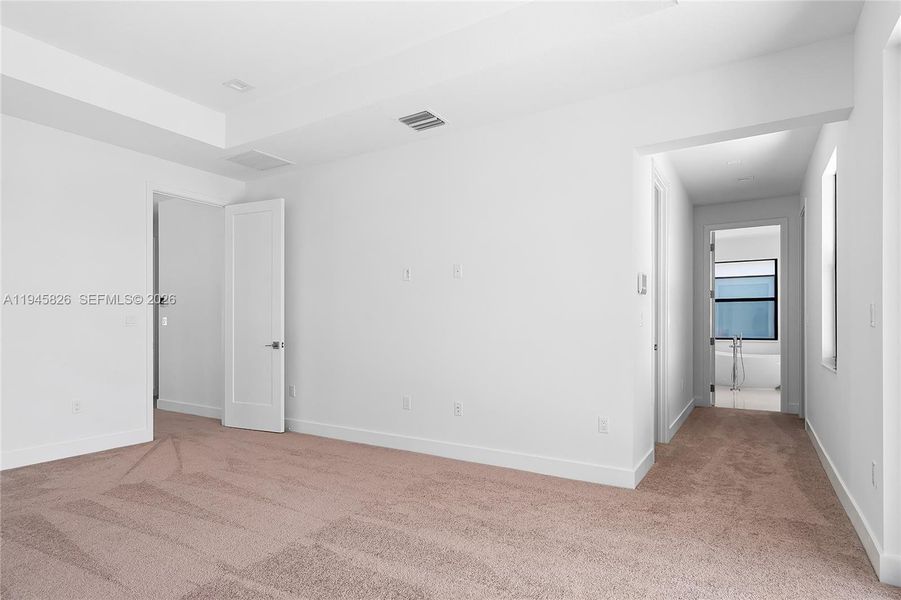 Spacious, unfurnished interior of a new home in , Boca Raton (Image 24).
