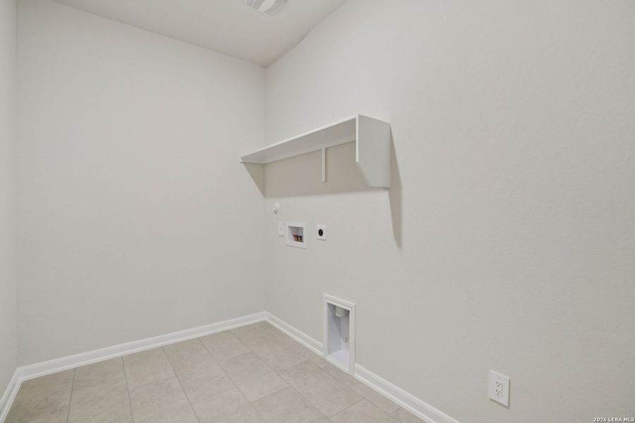 Spacious, unfurnished interior of a new home in Sagebrooke - Premier Series, San Antonio (Image 38). Spacious, unfurnished interior of a new home in Sagebrooke - Premier Series, San Antonio (Image 38).