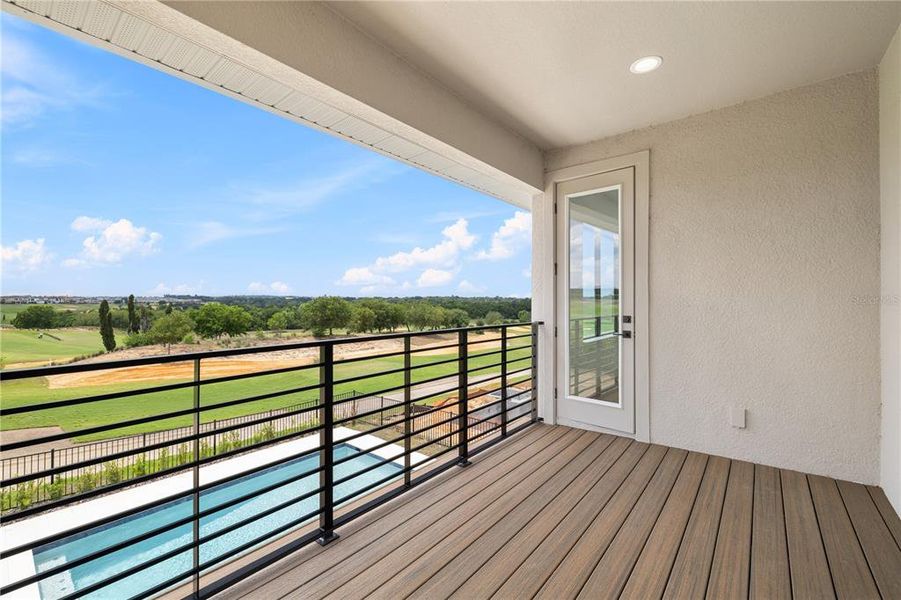 Exterior details and patio area of a home in , Montverde (Image 36).