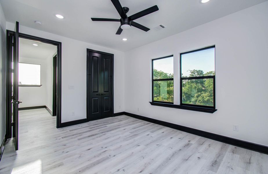 Spacious, unfurnished interior of a new home in , Trinity (Image 18).