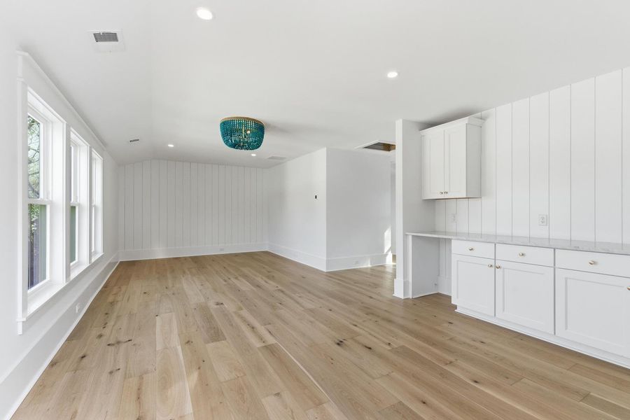 Spacious, unfurnished interior of a new home in , Mount Pleasant (Image 47).