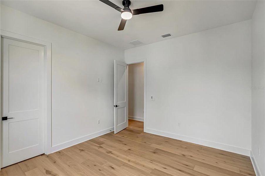 Spacious, unfurnished interior of a new home in , Tampa (Image 22).