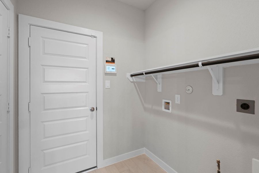 Spacious, unfurnished interior of a new home in Grand Oaks Village, Houston (Image 20). Spacious, unfurnished interior of a new home in Grand Oaks Village, Houston (Image 20).