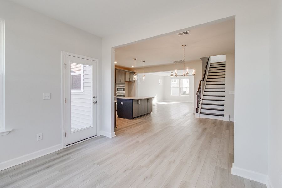 Spacious, unfurnished interior of a new home in Hendrix Farms, Lexington (Image 22).