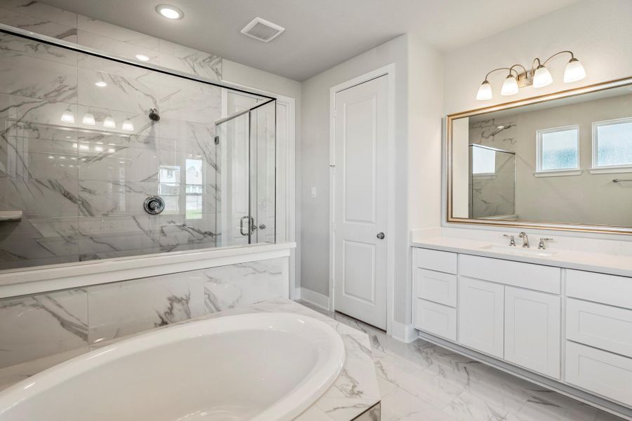 Furnished interior view inside a new home in ARTAVIA 55' Lots, Conroe (Image 15). Furnished interior view inside a new home in ARTAVIA 55' Lots, Conroe (Image 15).