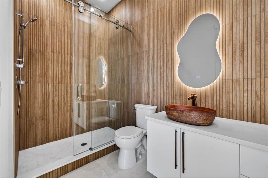 Furnished interior view inside a new home in , Treasure Island (Image 22).