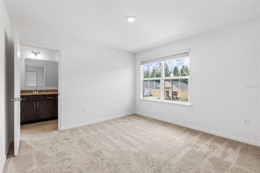 Spacious, unfurnished interior of a new home in Avalon Woods, Newberry (Image 32).