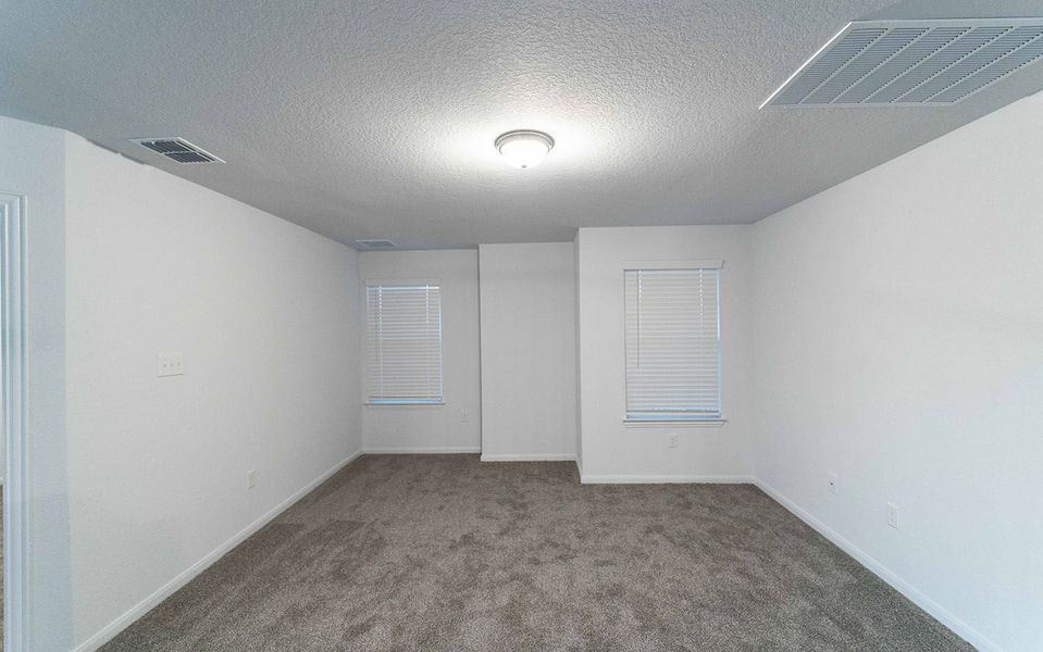 Spacious, unfurnished interior of a new home in Hannah Heights, Seguin (Image 17).